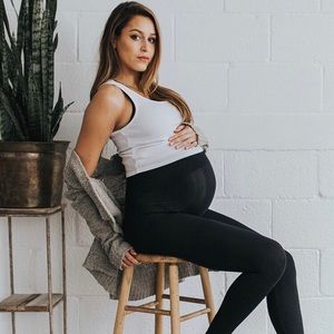 Blanqi maternity leggings in size M